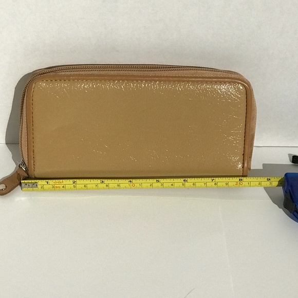 Gold/Tan Wallet - Excellent Used Condition - Picture 2 of 5